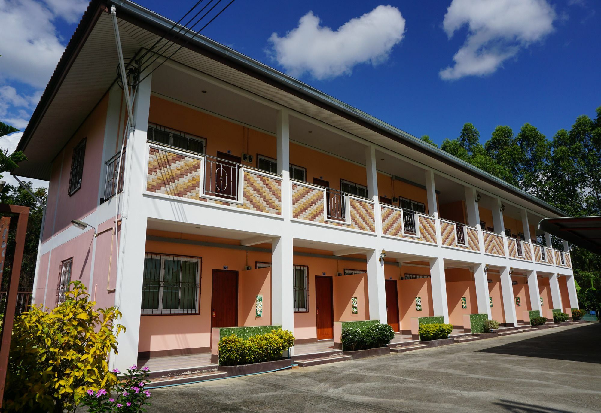 Hotel Kanoktid Place à Fang Extérieur photo